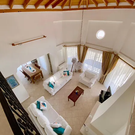 Family-friendly 4 Bedroom With Pool And Garden - * Fethiye