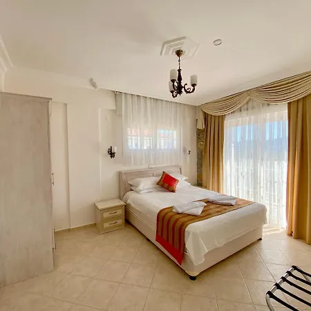 Willa Family-friendly 4 Bedroom With Pool And Garden - Fethiye