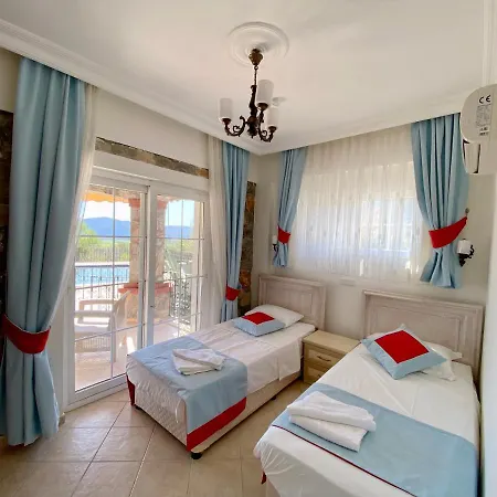 Family-friendly 4 Bedroom With Pool And Garden - Fethiye